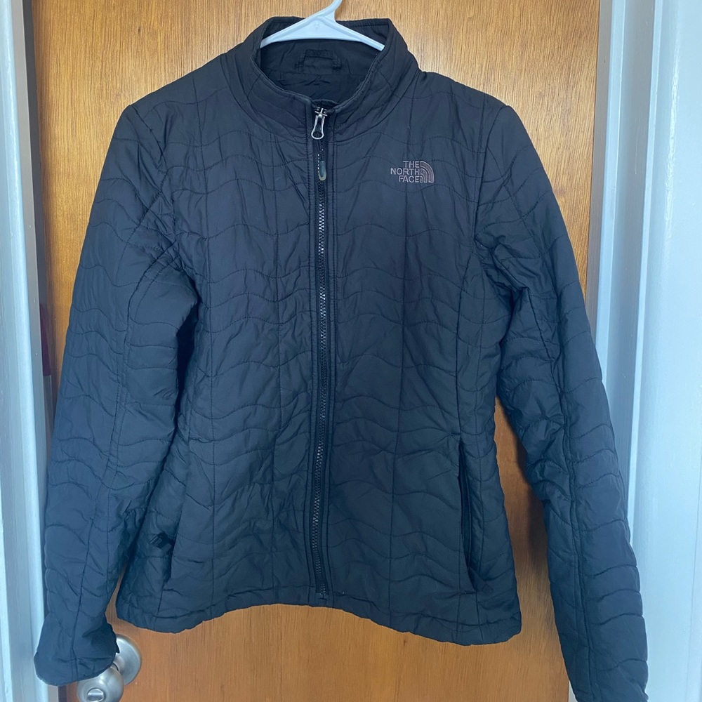 women’s medium north face coat